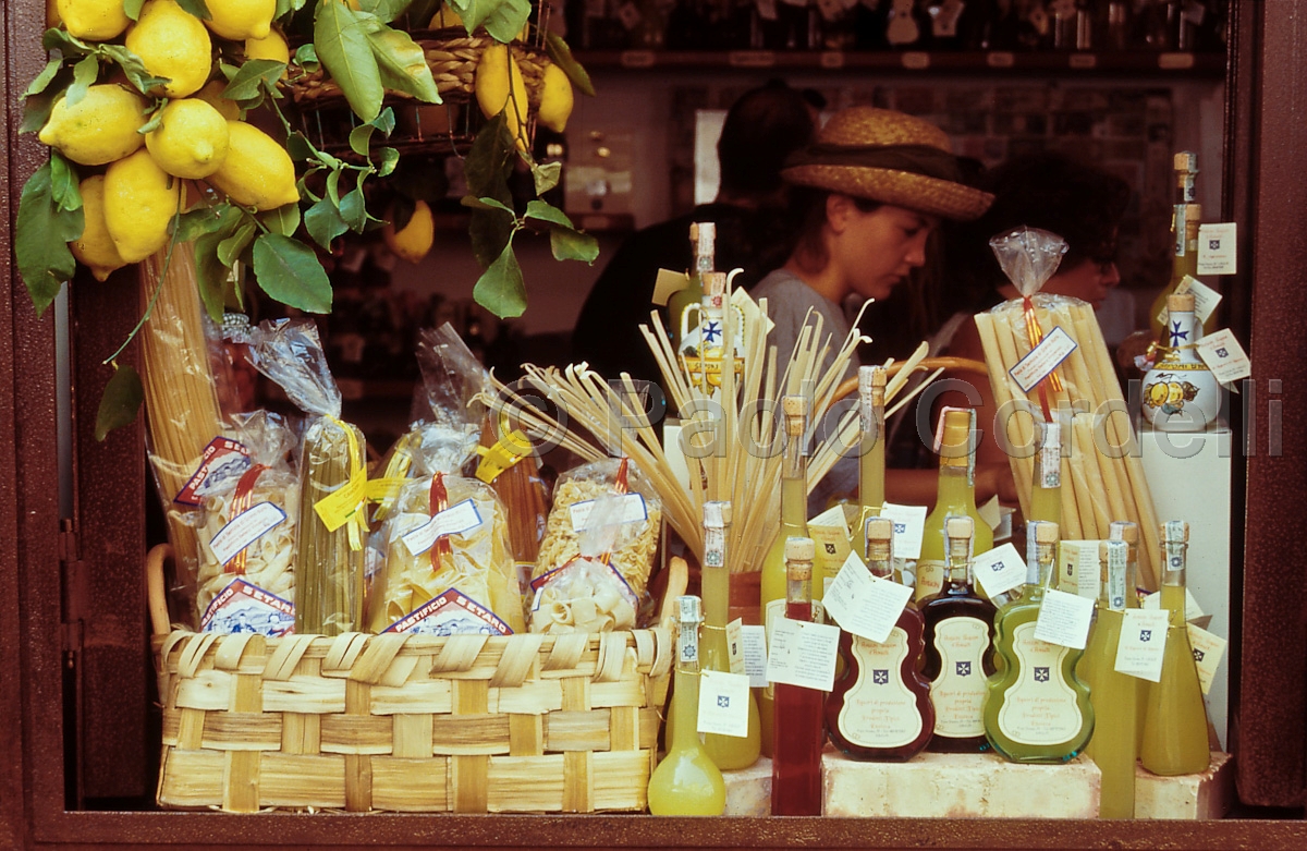 Limoncello shop, Amalfi, Amalfi Coast, Campania, Italy
 (cod:Campania - Amalfi Coast 05)